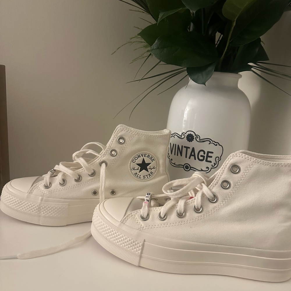 *NWOT*  Converse Women's Off-White Platform Sneakers - Picture 2 of 7
